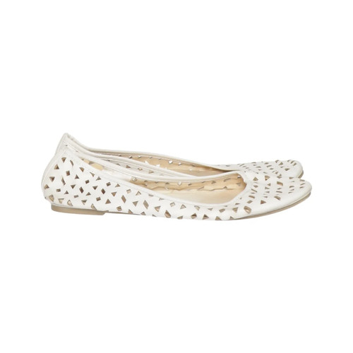 Divided ballerinas - divided, by